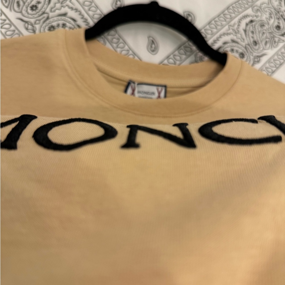 Moncler t-shirt medium - Picture 4 of 5